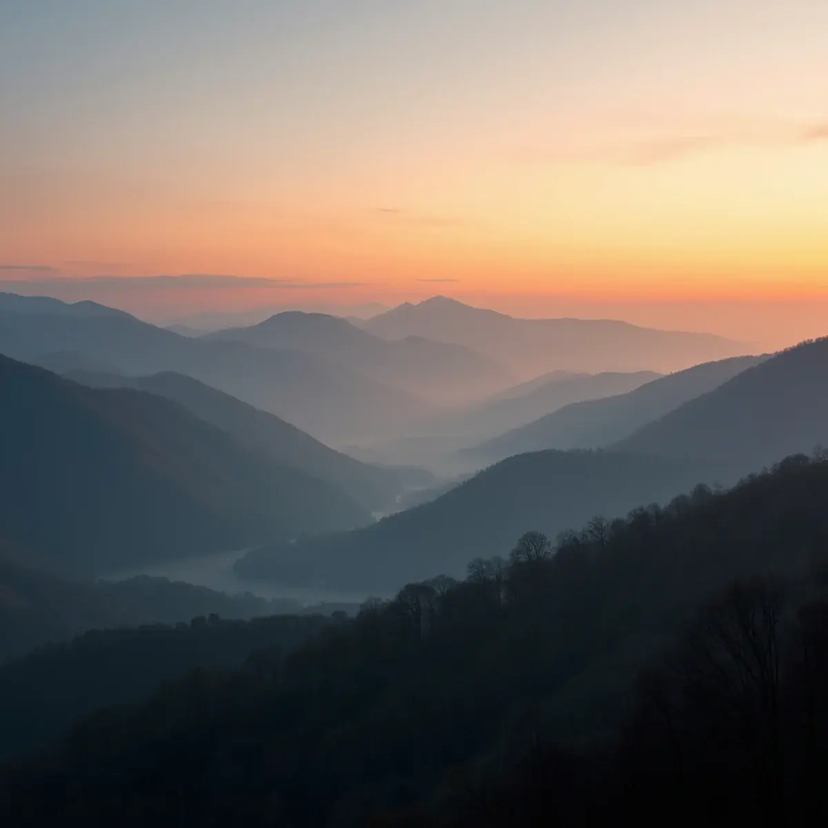 Flights to Tennessee: Tennessee Great Smoky Mountains misty ridges at sunrise